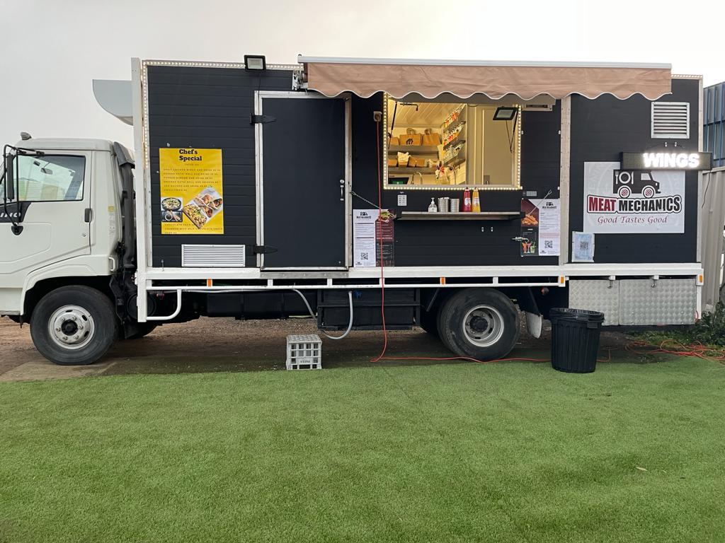 5 Tips To Follow Before You Book A Food Truck For Catering Services