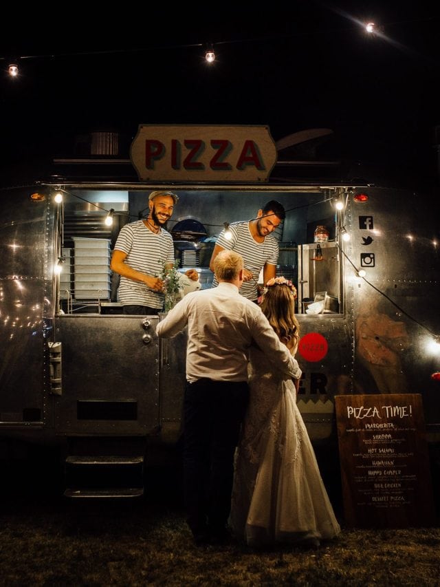Tips to Plan Perfect Food Truck Wedding Menu